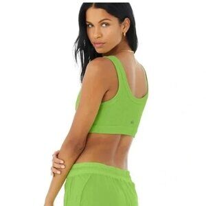 ALO Yoga Wellness Bra in green apple size M